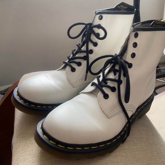 Women’s White Dr. Marten 1460 Smooth Leather Boots. Perfect condition. - Picture 1 of 4